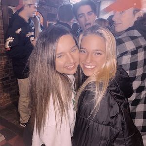 Meet your Posher, Eva